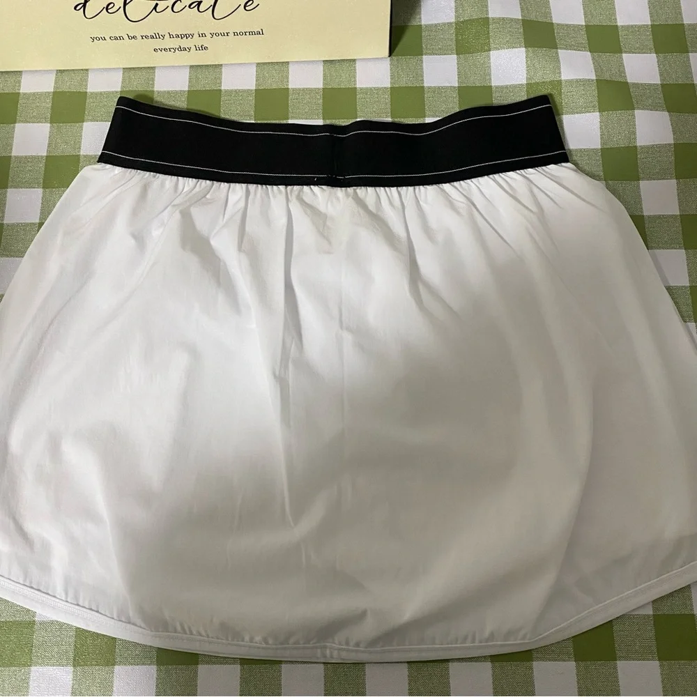 ALO Yoga Black and White Skirt